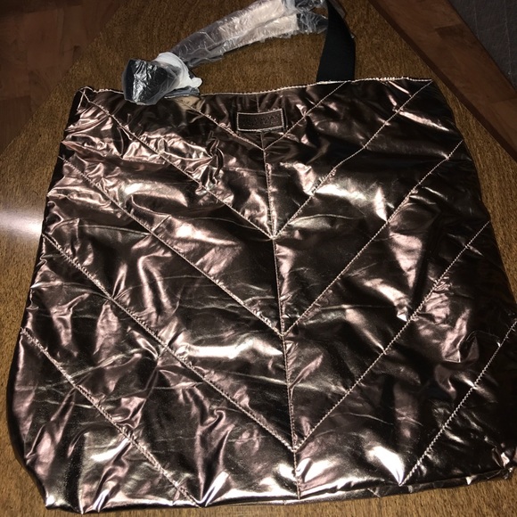 Victoria's Secret Handbags - Victoria’s Secret NWT rose gold tote